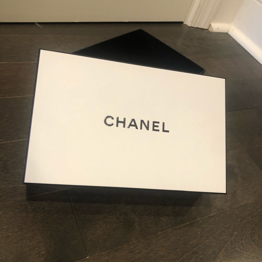 Chanel Box - Picture 4 of 4